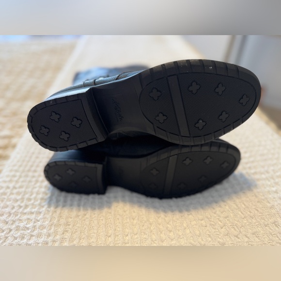 NWT Life Stride Xtrovert Women’s Wide Calf Riding Boots - Size 10M - Black - Picture 5 of 12